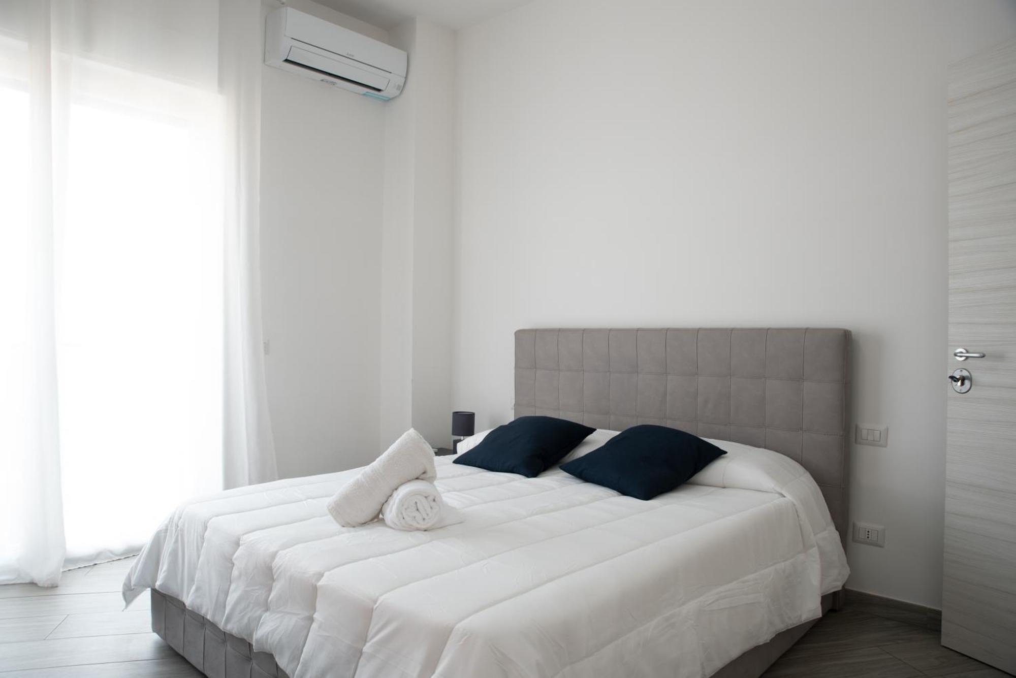 Monteleone ,12 Bed & Breakfast Napoli