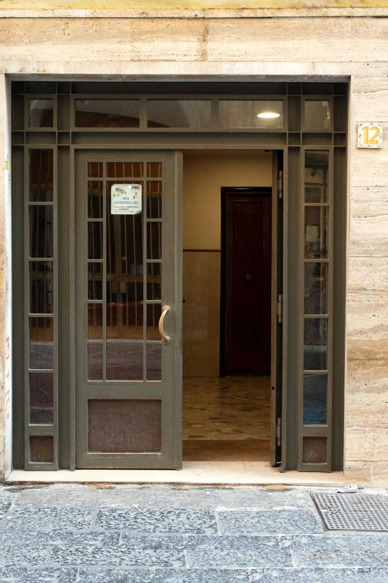 Monteleone ,12 Naples
